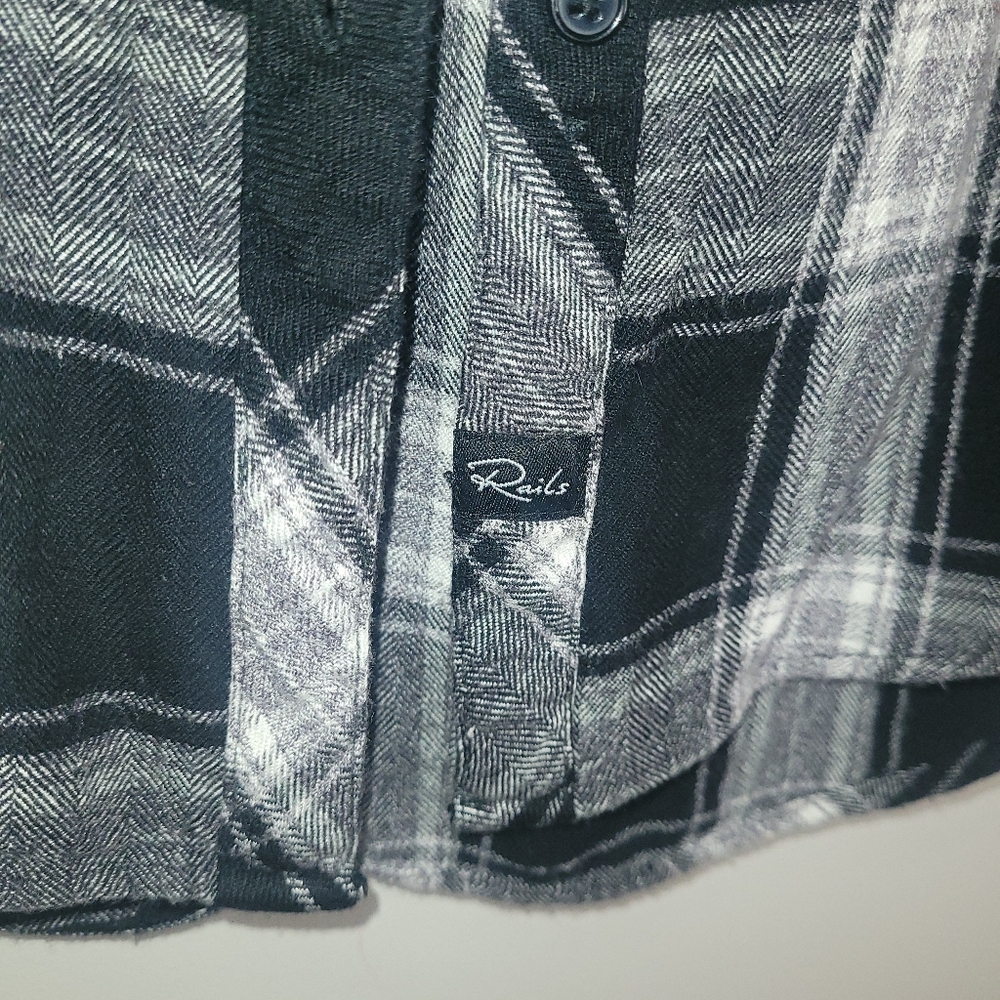 RAILS Hunter Dylan Button Down.  Size XS ⭐️Host Pick⭐️ - Picture 7 of 7